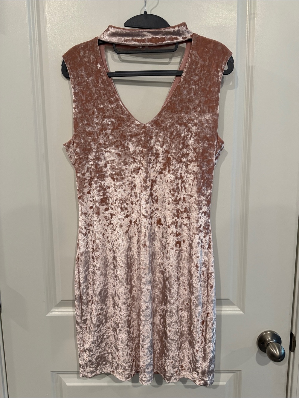 Tart Crushed Velvet Sleeveless Pink Chocker V Neck Women’s Mini Dress Medium